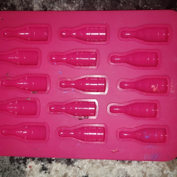 Resin earring comissions! - Picture 2 of 2